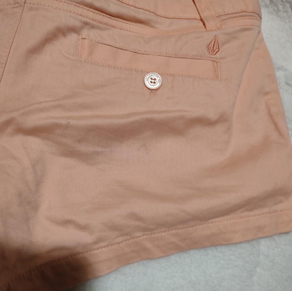Volcom Shorts - Picture 2 of 4